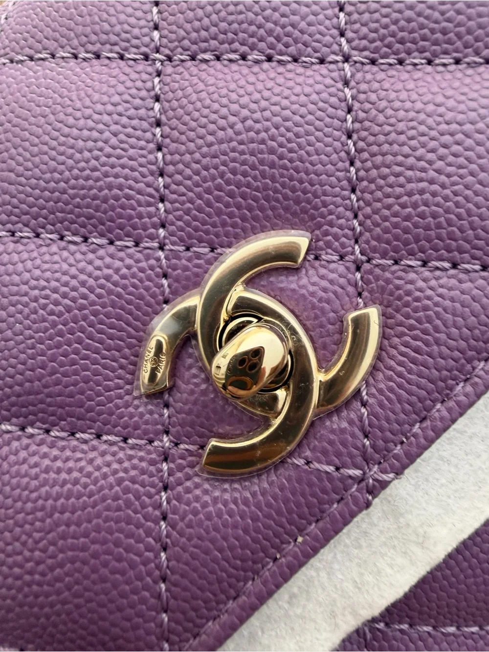 NEW w/ Receipt CHANEL 22P Purple Violet Caviar Light GHW Small Coco Handle Flap
